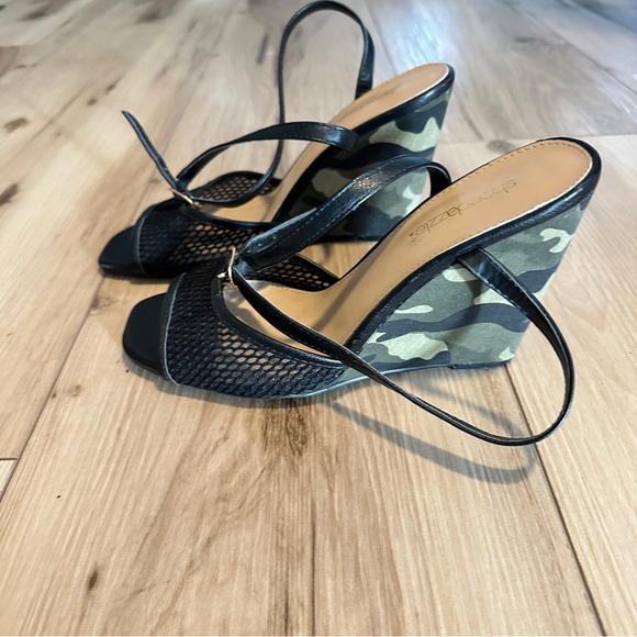 Shoe Dazzle Camouflage Wedge Sandals. Unavailable anywhere else! 4 & 1/4” high - Picture 5 of 6
